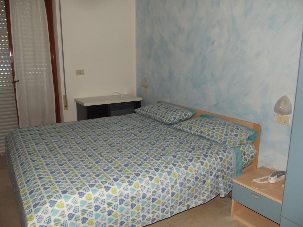 Hotel Sabbia D'Oro Pineto Eksteriør billede